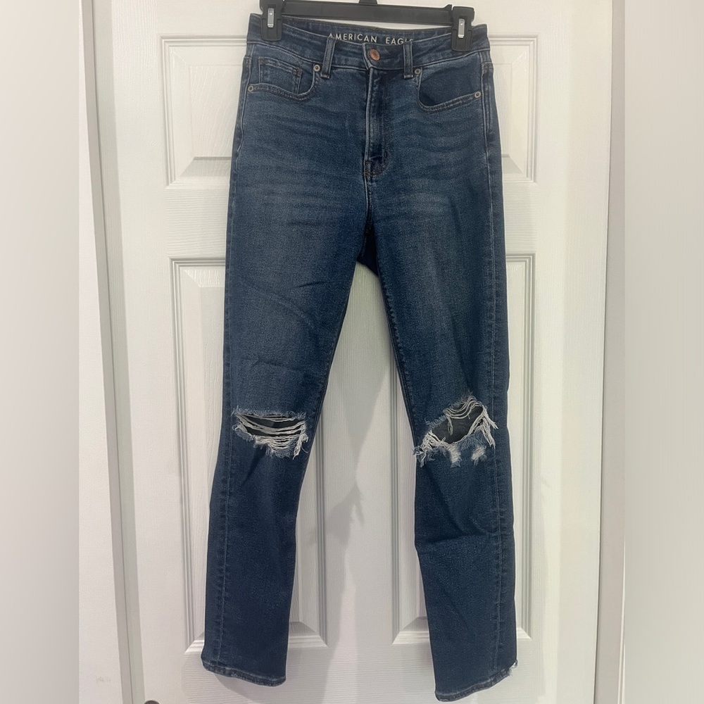 Women’s Dark Wash American Eagle Mom Jeans w/ Knee Rips Size 00